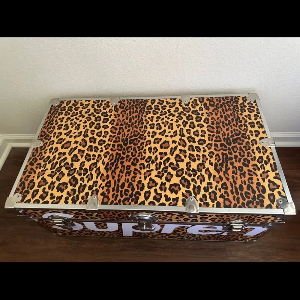 Supreme Leopard Pattern Storage Trunk - Picture 2 of 3